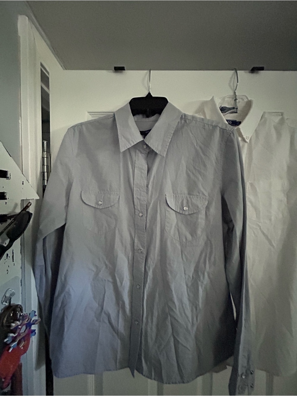 GAP Men's Light Gray Button-Down Long Sleeve Shirt